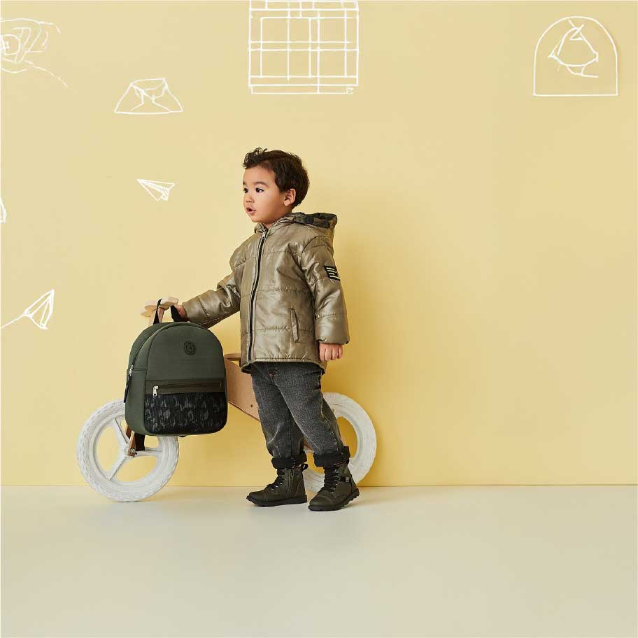 klin imagen destacada niño con mochila